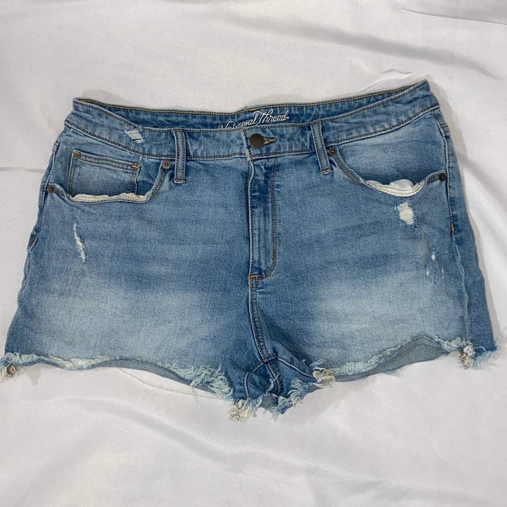 Universal Thread Jean shorts size 14 32R